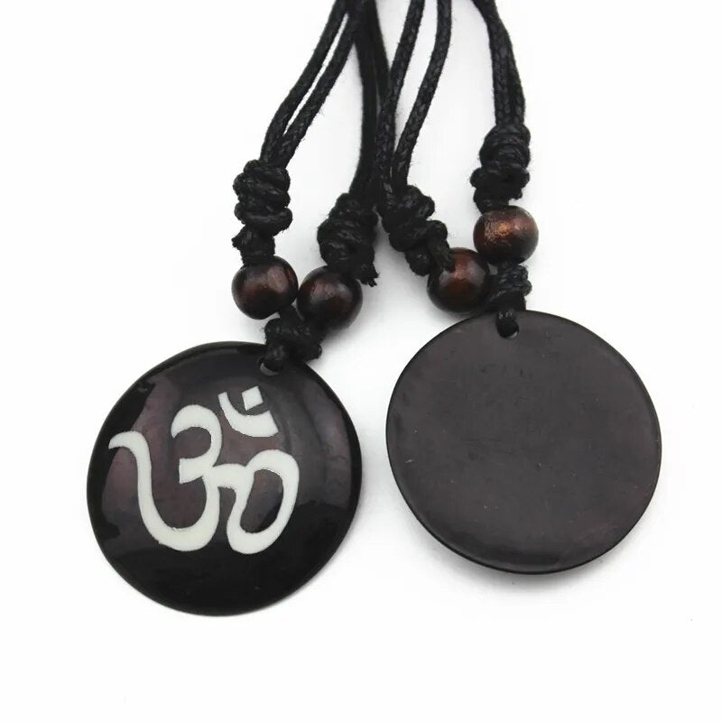 AUM OM Ohm Hindu Buddhist Hinduismus Yoga Anhänger Halskette - Glücksbringer aus Yak-Knochen