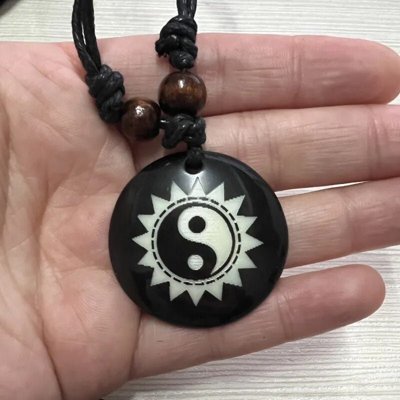 AUM OM Ohm Hindu Buddhist Hinduismus Yoga Anhänger Halskette - Glücksbringer aus Yak-Knochen