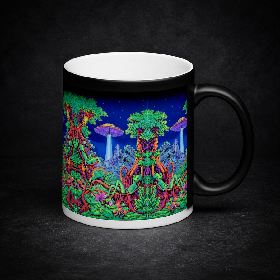 Trippy alien invasion matte black magic mug