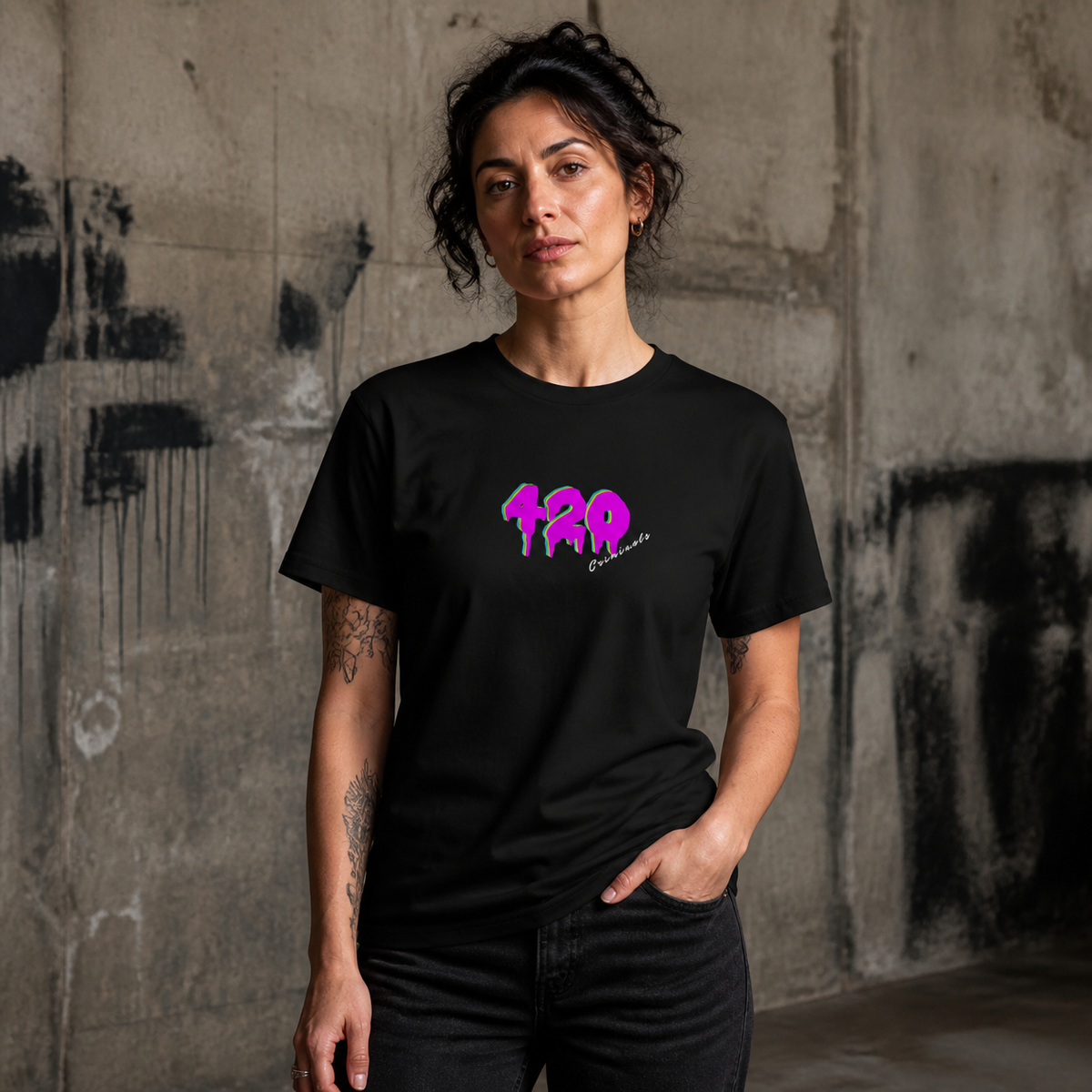 420 Criminals Tshirt Damen Frontansicht – KI-generierte Darstellung