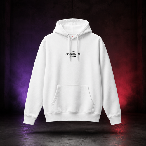 777 Graphic Hoodie im dunklen Betonraum mit violett-rotem Hintergrundlicht