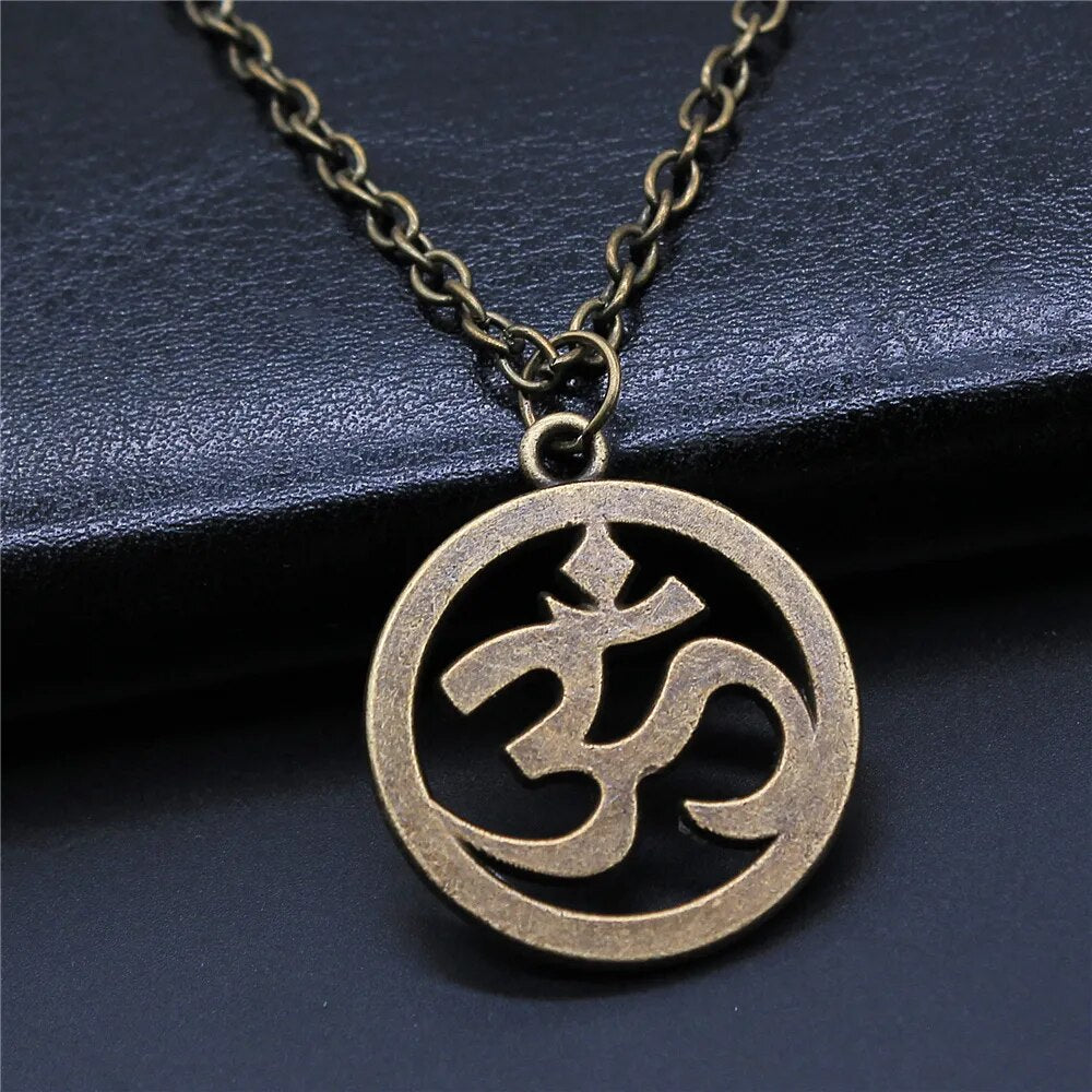 Religiöser Schmuck - Buddhismus Buddha Anhänger Halskette mit Om Yoga Symbol und Lotusbaum