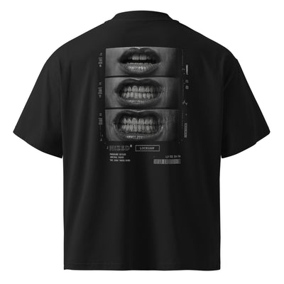 Dreiteilige Nahaufnahme eines sich zunehmend fest zusammenbeißenden Kiefers mit Glitch-Textzeilen – LOCKJAW Oversized T-Shirt von NiZED, Schwarz, Rückenansicht