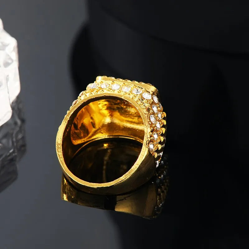 Goldfarbener Ring für Herren - Handgemachtes Design mit Glassteinen