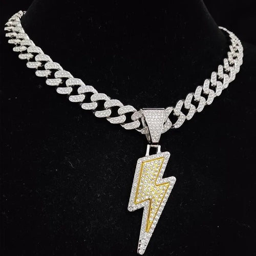 Blitzanhaenger Halskette von NiZED als Halskette, Streetwear Schmuck und provokantes Accessoire