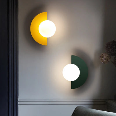 OPAL BALL – G9-WANDLEUCHTE MIT KUGELSCHIRM