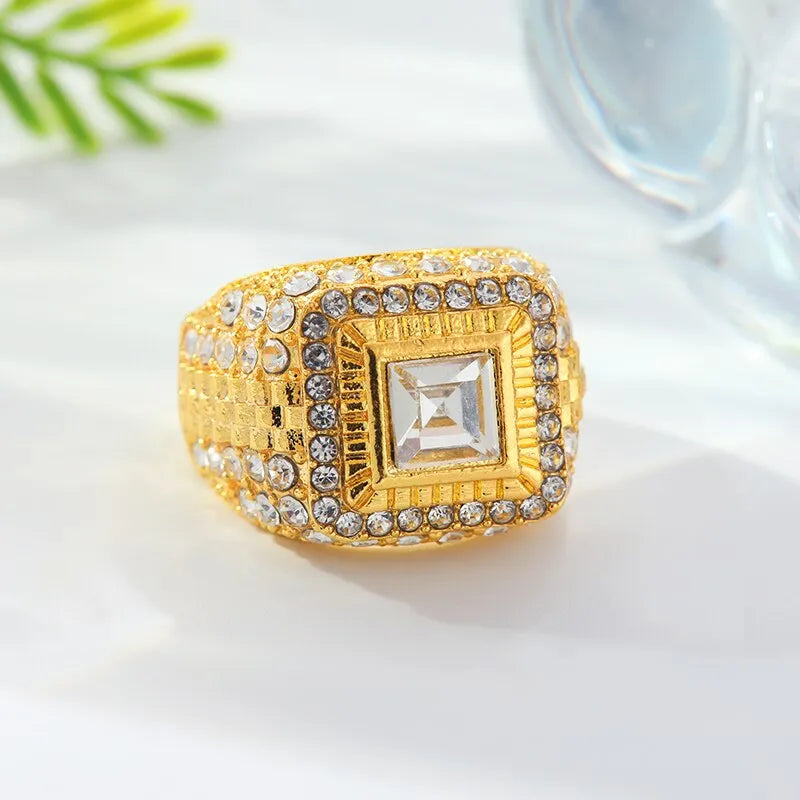 Goldfarbener Ring für Herren - Handgemachtes Design mit Glassteinen