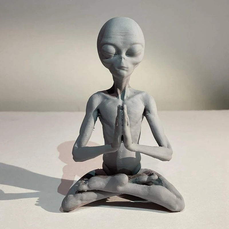 Mystic Alien Sage – Mini Resin Ornament