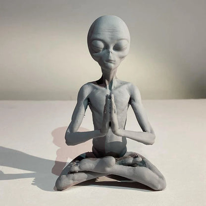 Mystic Alien Sage – Mini Resin Ornament
