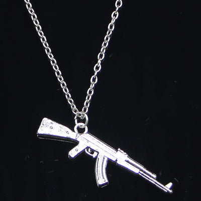 Modehalskette Maschinenpistolenanhaenger Halskette von NiZED als Halskette, Streetwear Schmuck und provokantes Accessoire