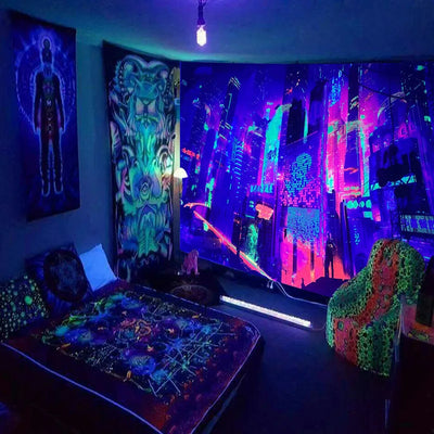 Wall Hanging Schwarzlichtposter von NiZED als Schwarzlicht Poster und Blacklight Wanddeko