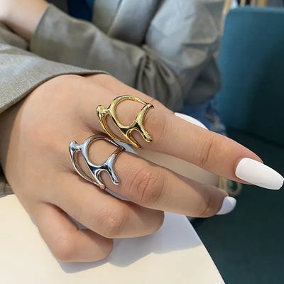 Trendiger Silberfarbener Ring von NiZED als Ring, Streetwear Schmuck und provokantes Accessoire Ansicht 4