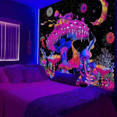 Mushroom Moon & Flowers UV Wandteppich