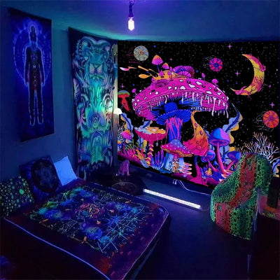Mushroom Moon & Flowers UV Wandteppich