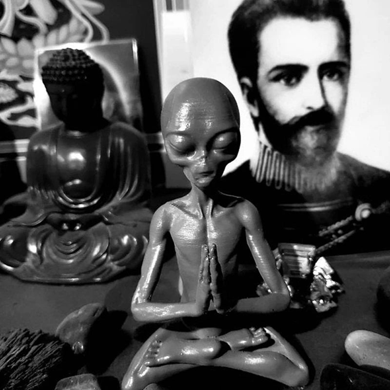 Mystic Alien Sage – Mini Resin Ornament