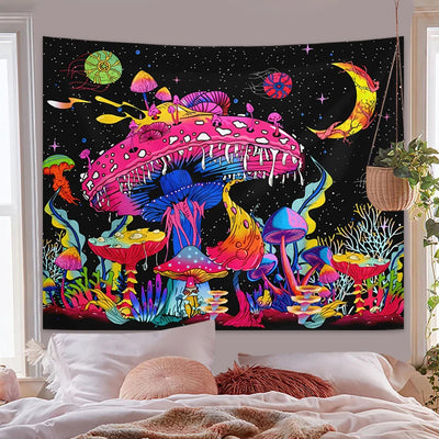 Mushroom Moon & Flowers UV Wandteppich