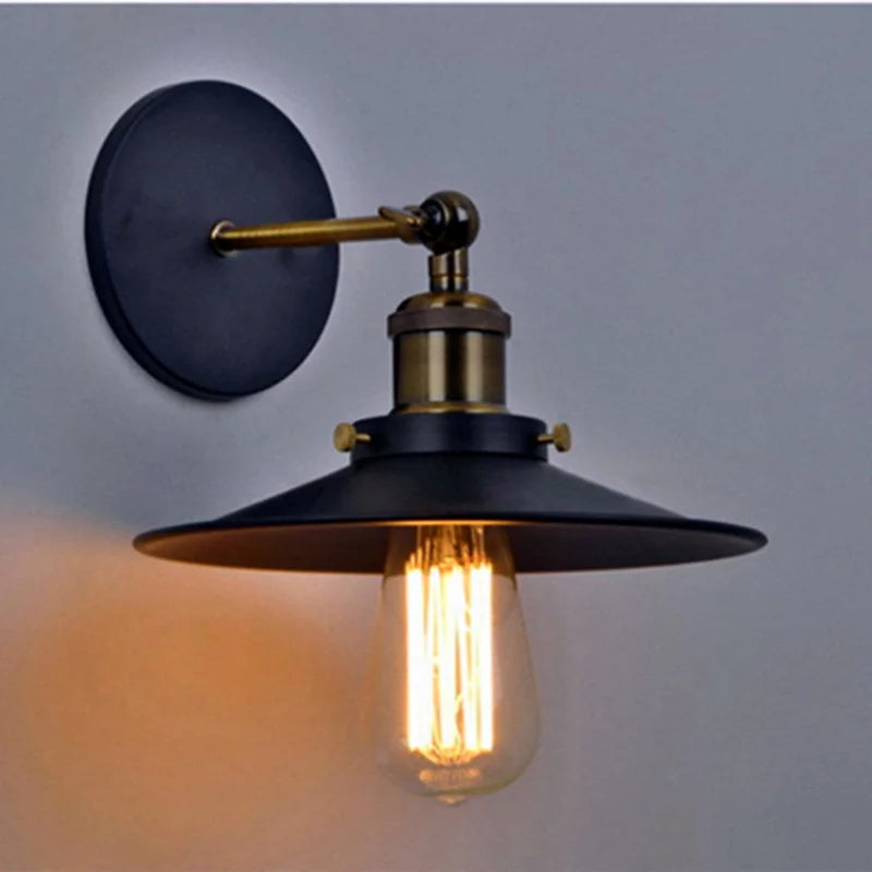 Iron Signal – Industrielle Retro-Wandleuchte