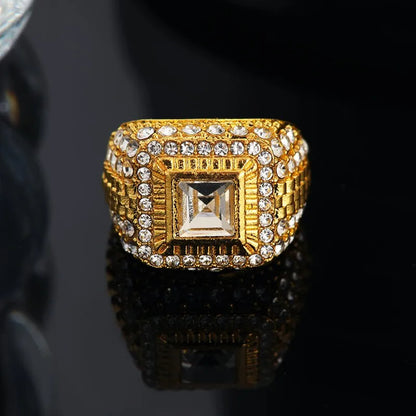 Goldfarbener Ring für Herren - Handgemachtes Design mit Glassteinen