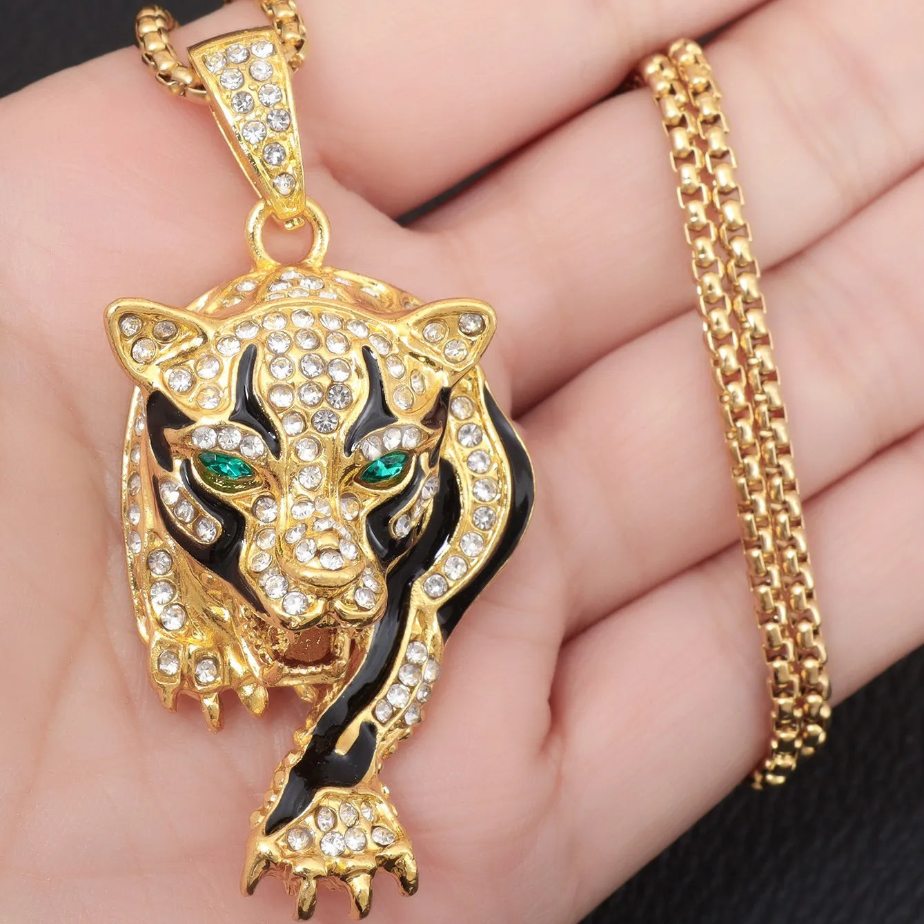 Unique Hip-Hop-Style - Zirkonbesetzt