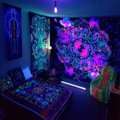 Doom Schwarzlichtposter von NiZED als Schwarzlicht Poster und Blacklight Wanddeko