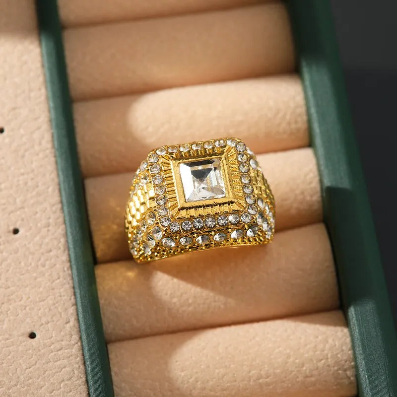 Goldfarbener Ring für Herren - Handgemachtes Design mit Glassteinen