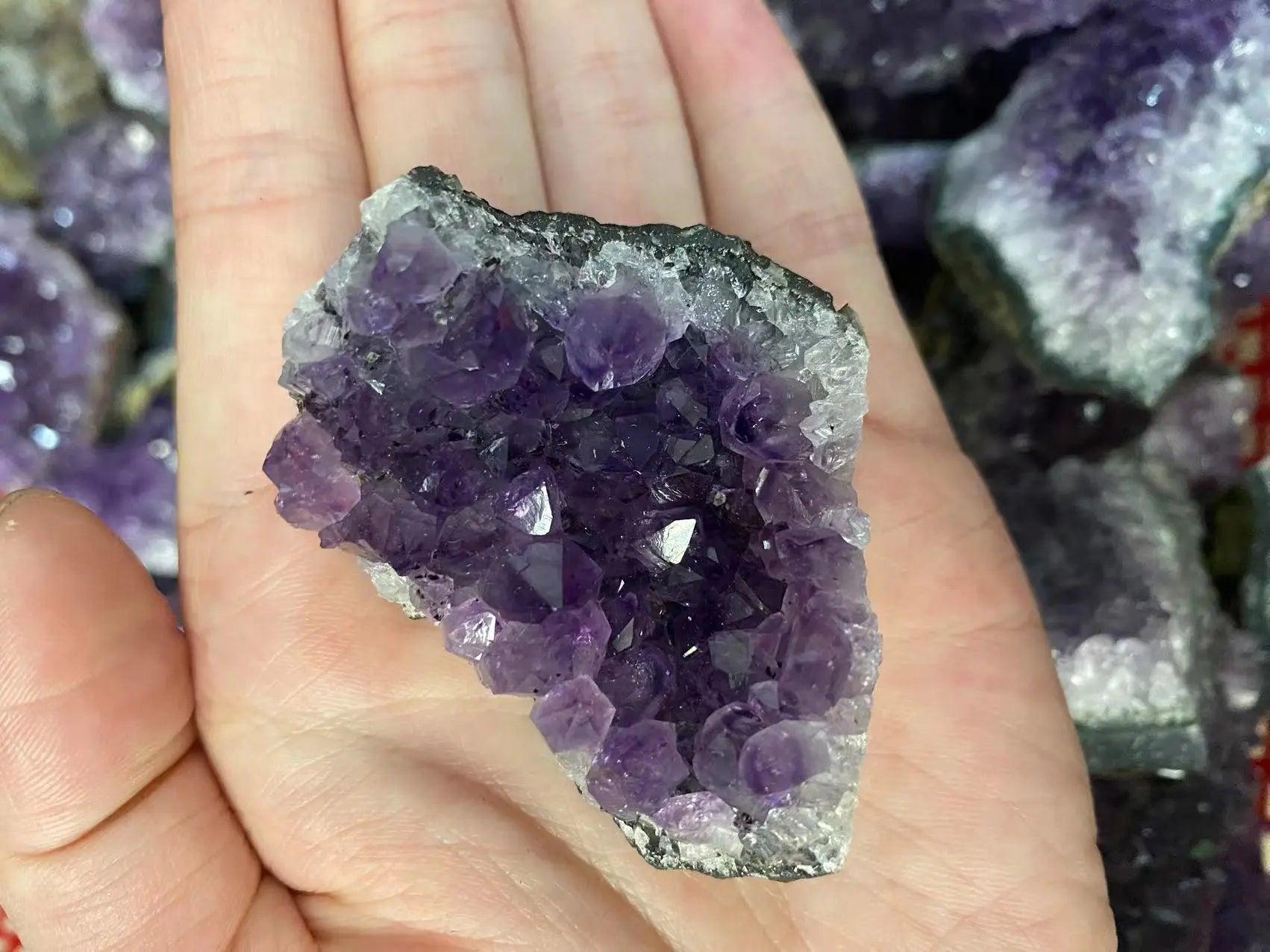 Natürlicher Amethyst-Quarz-Kristall - Dekoration und Energieheilung