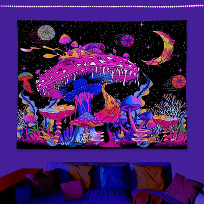 Mushroom Moon & Flowers UV Wandteppich