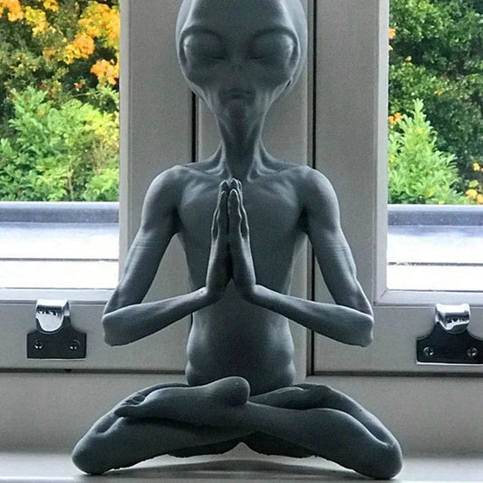 Mystic Alien Sage – Mini Resin Ornament