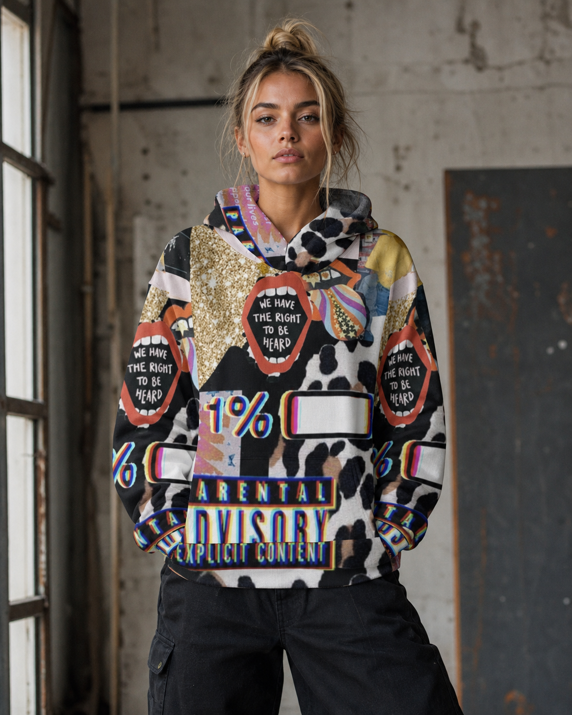 Advisory Graphic Hoodie Alloverprint an weiblichem Model, Vorderansicht – KI-generierte Darstellung