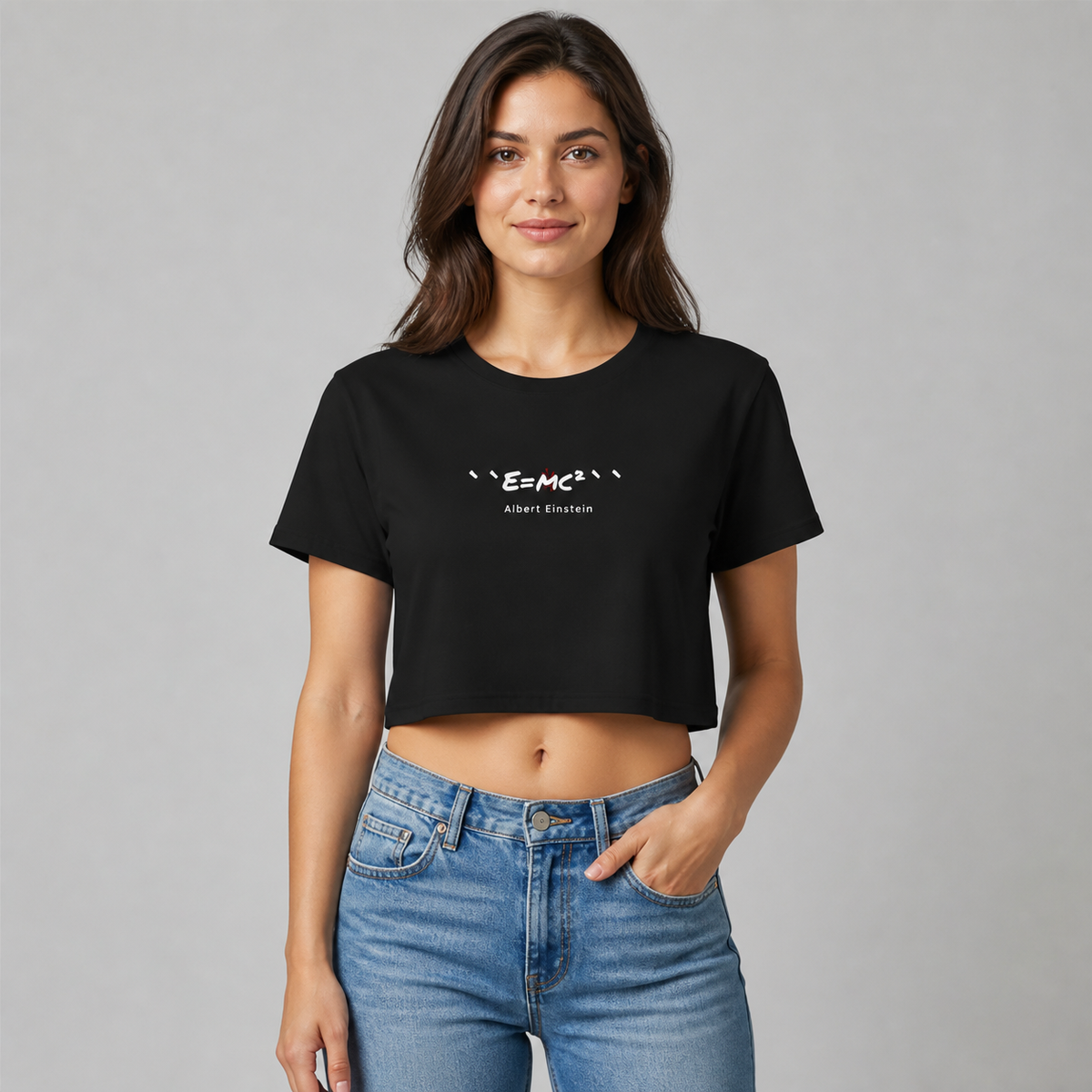Albert Einstein Crop Top von NiZED am weiblichen Modell, Vorderansicht – KI-generierte Darstellung