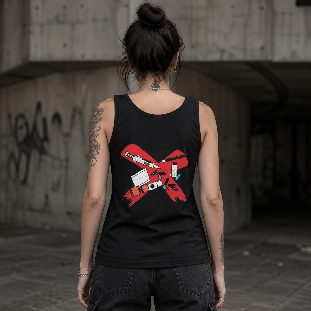 All Drugs Tank Top Rückansicht an weiblichem Model - KI-generierte Darstellung