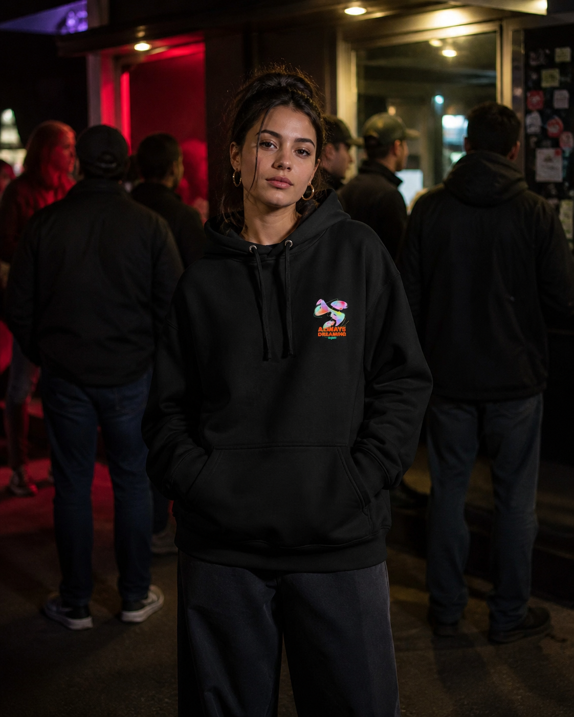 Always Dreaming Hoodie in Schwarz an weiblichem Model, Vorderansicht – KI-generierte Darstellung