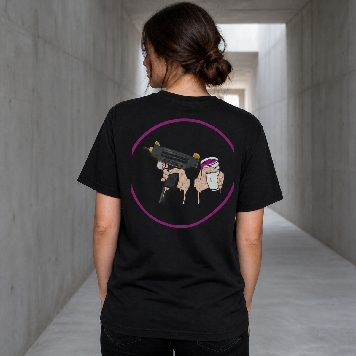 Amsterdam Graphic T-Shirt Damen Rückenansicht – KI-generierte Darstellung