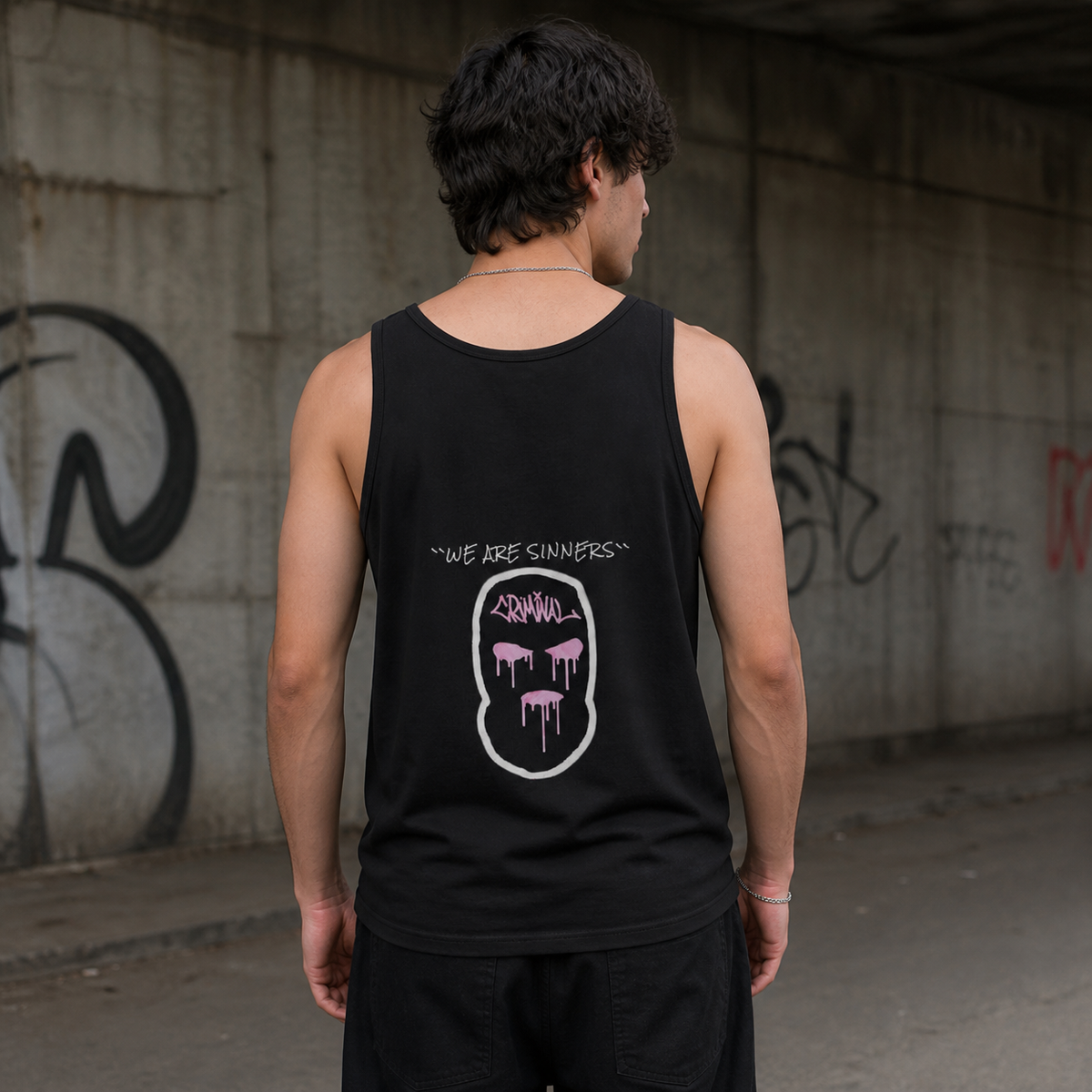 Are Sinners Tank Top Rückansicht an männlichem Model - KI-generierte Darstellung