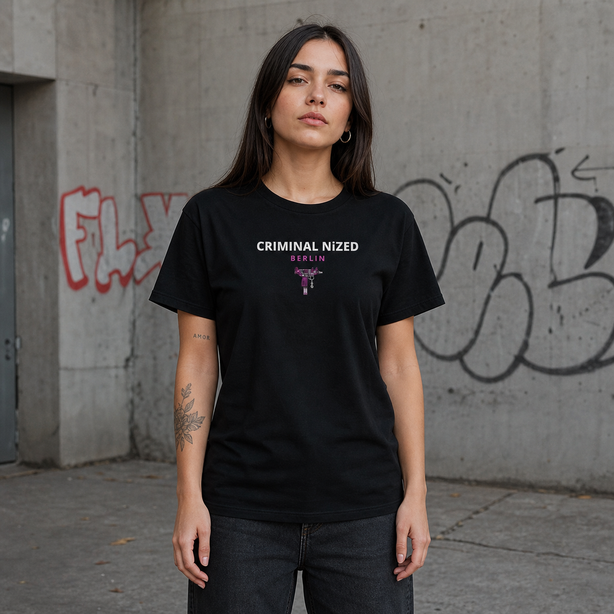 Berlin Graphic T-Shirt Damen Frontansicht – KI-generierte Darstellung