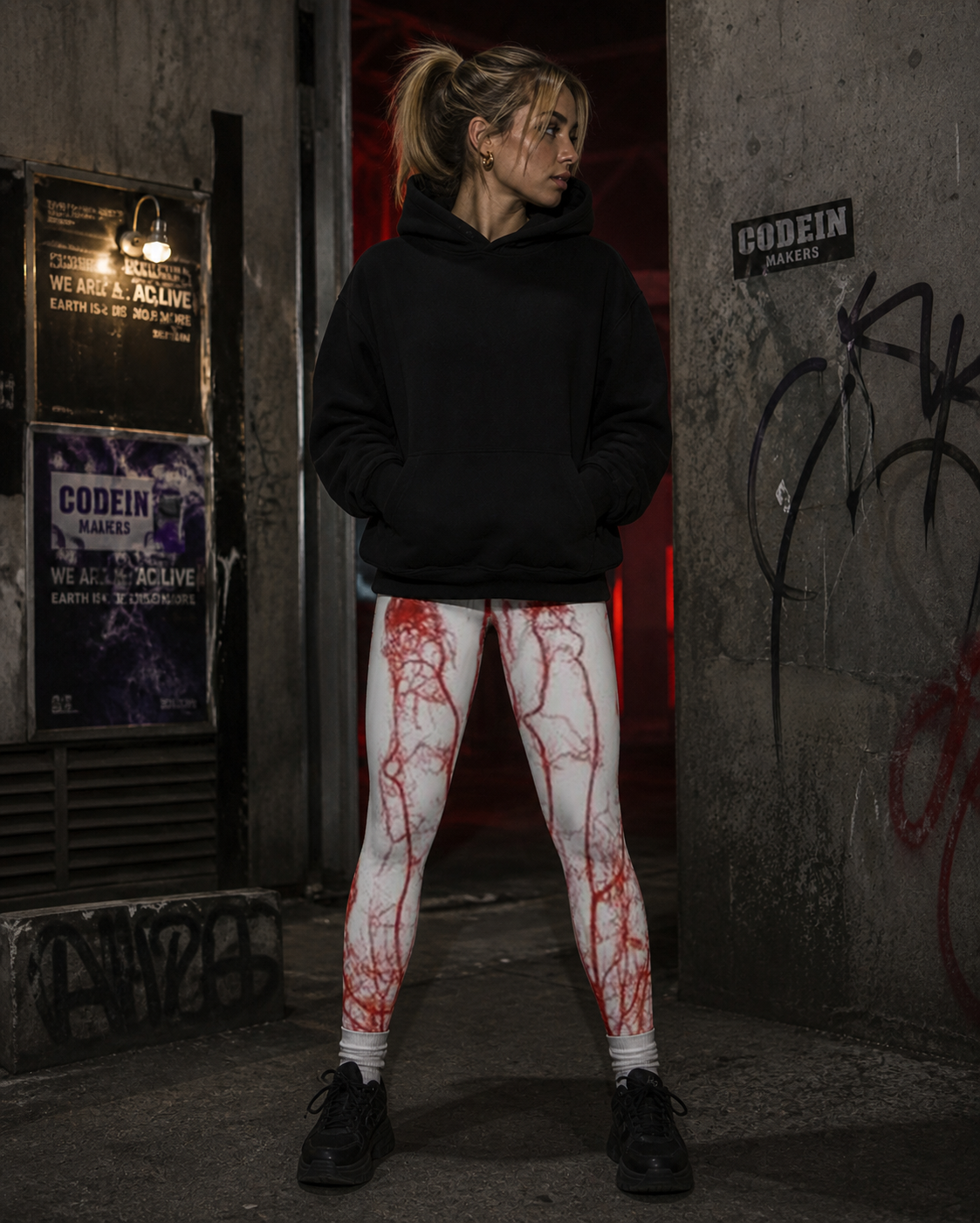Bloody Vibes Leggings am weiblichen Modell - KI-generierte Darstellung