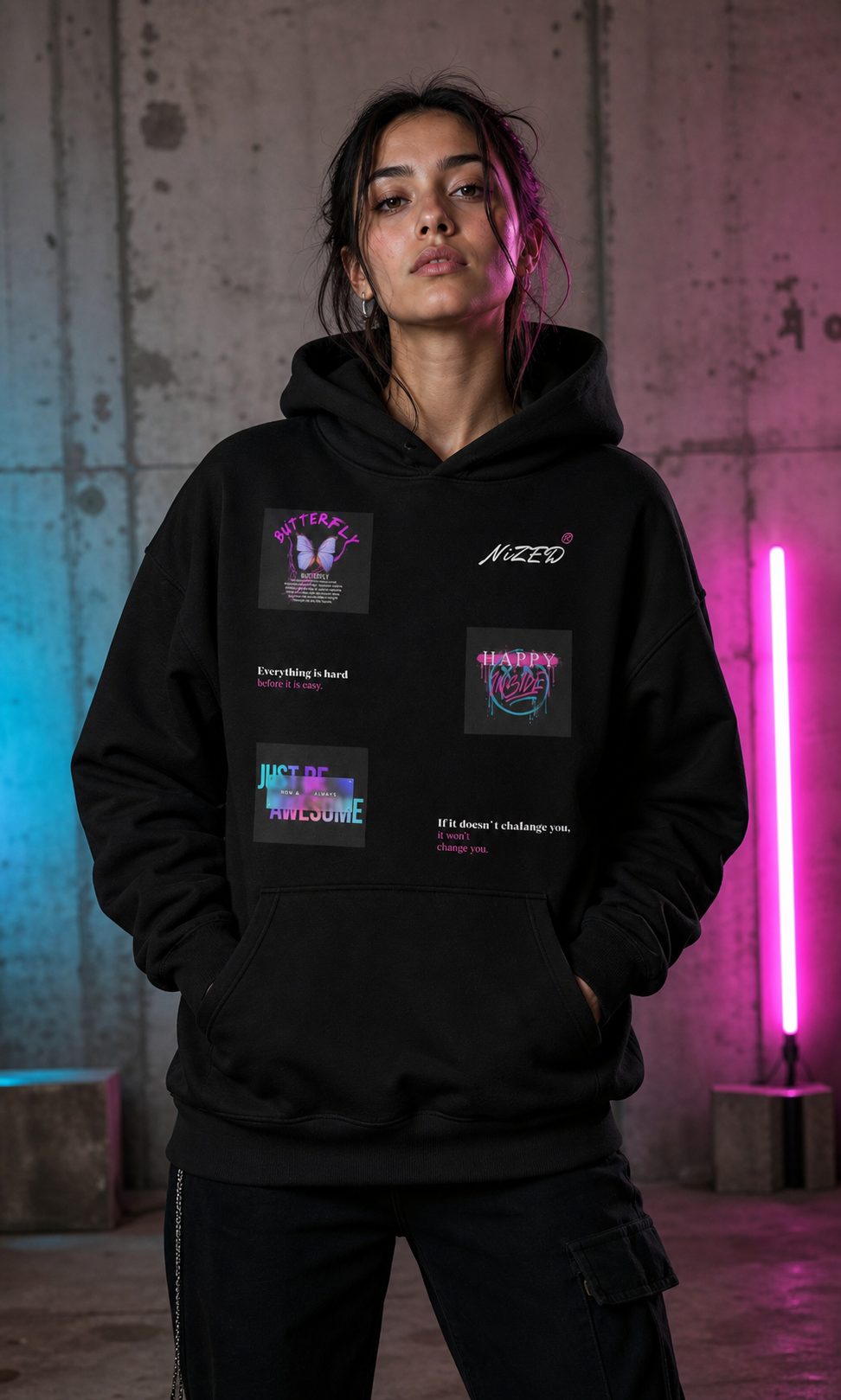 Frau trägt schwarzen Change Your Mind Hoodie mit mehreren Frontgrafiken – KI-generierte Darstellung