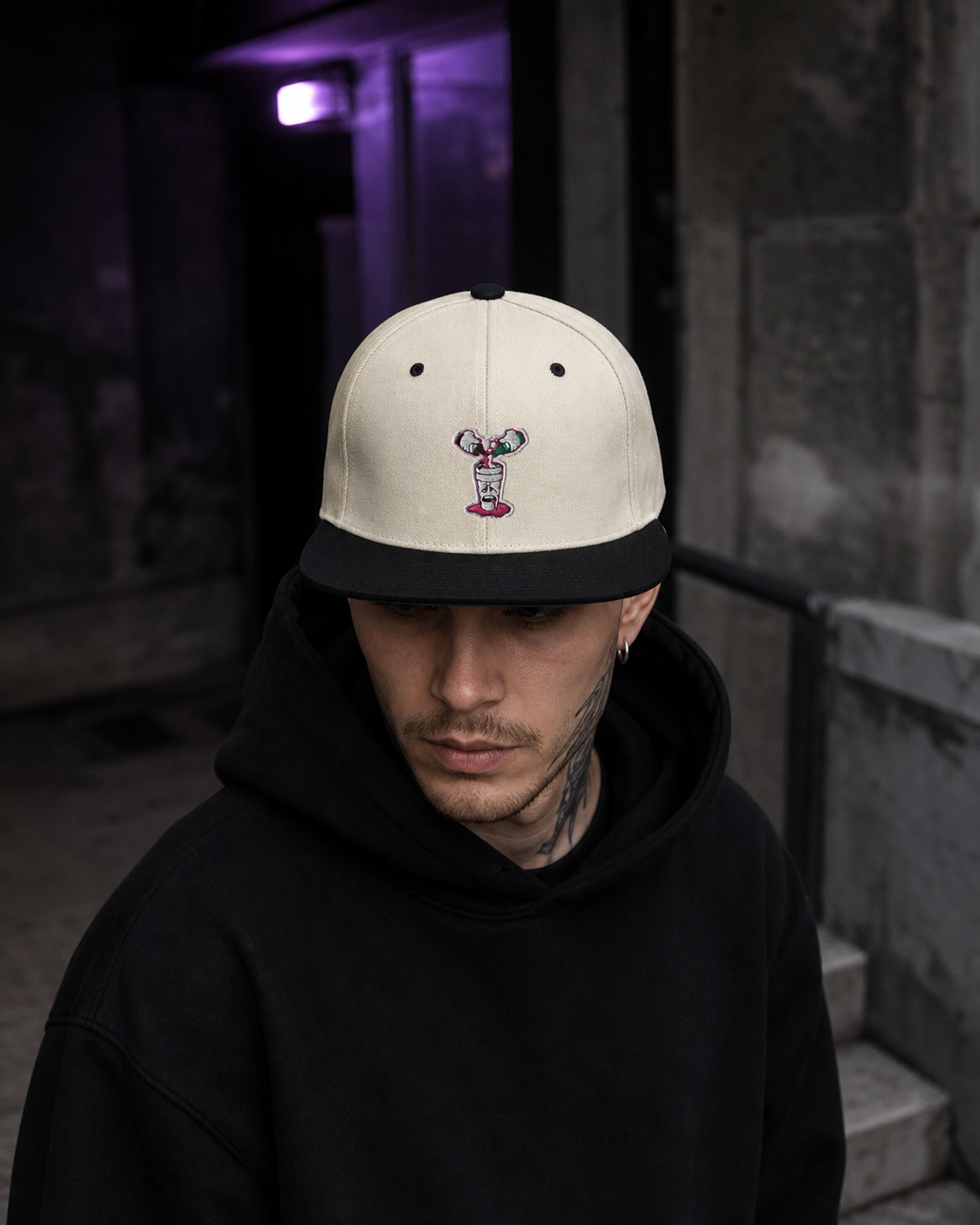 Codein Snapbackcap Cap an männlichem Model – KI-generierte Darstellung