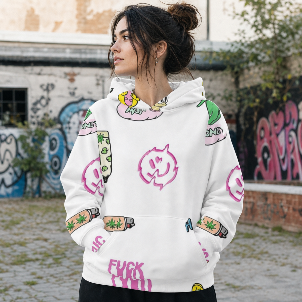 Hepi Graphic Hoodie von NiZED mit weißem Illustrations-Alloverprint am weiblichen Model – KI-generierte Darstellung