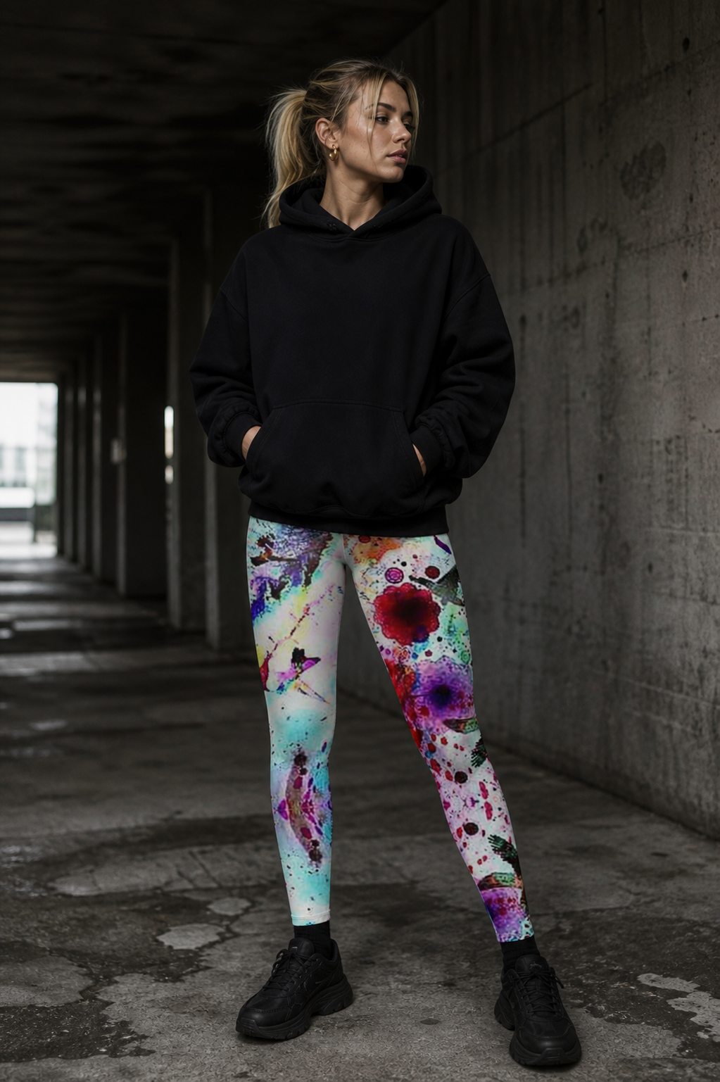 Dark Holy Leggings am weiblichen Modell - KI-generierte Darstellung