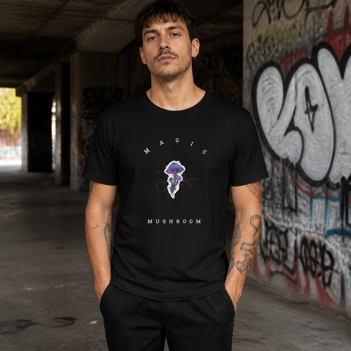 Magic Mushroom Tshirt NiZED männliches Model – KI-generierte Darstellung
