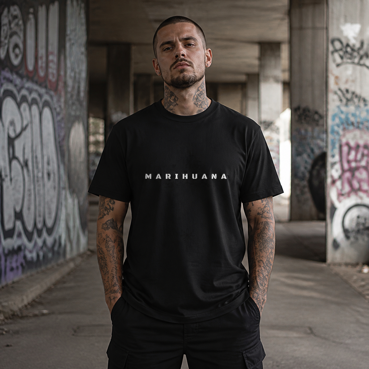 Marihuana Pulse Graphic T-Shirt NiZED männliches Model – KI-generierte Darstellung