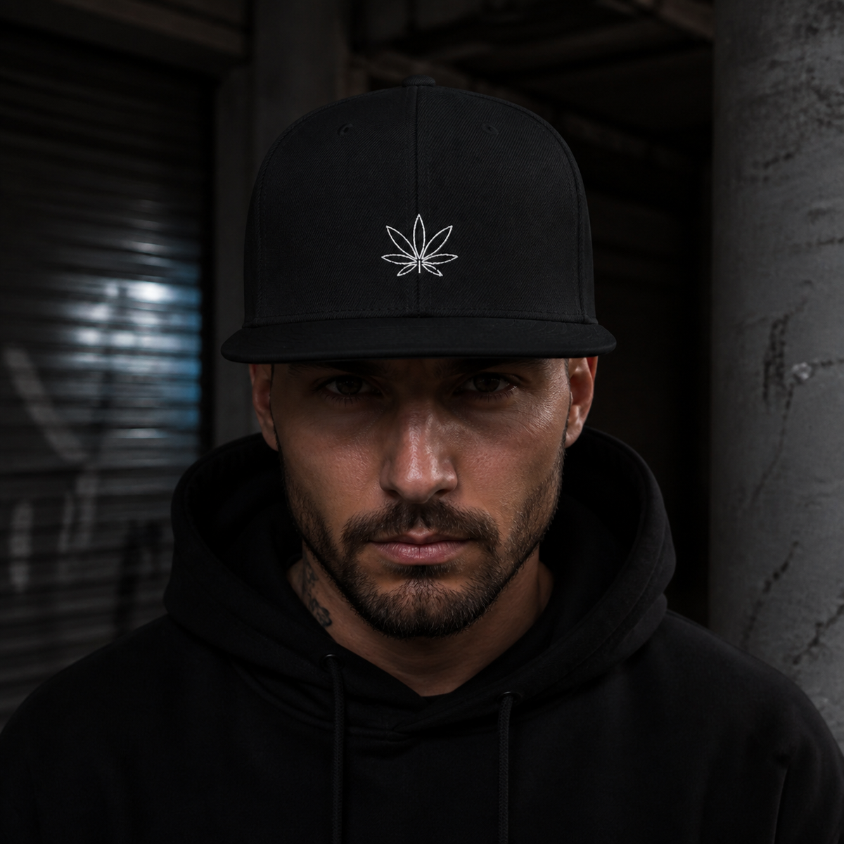 Marihuanna Snapbackcap Cap an männlichem Model – KI-generierte Darstellung