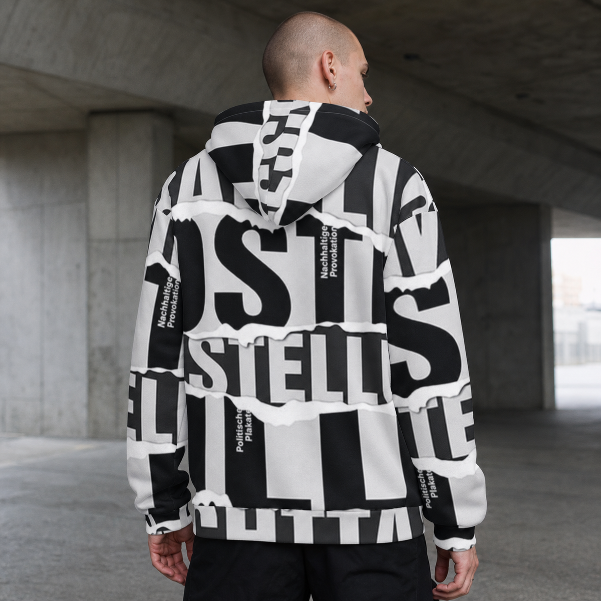 Männliches Model im Mosaik Graphic Hoodie von NiZED mit schwarz-weißem Allover-Print, Rückansicht – KI-generierte Darstellung