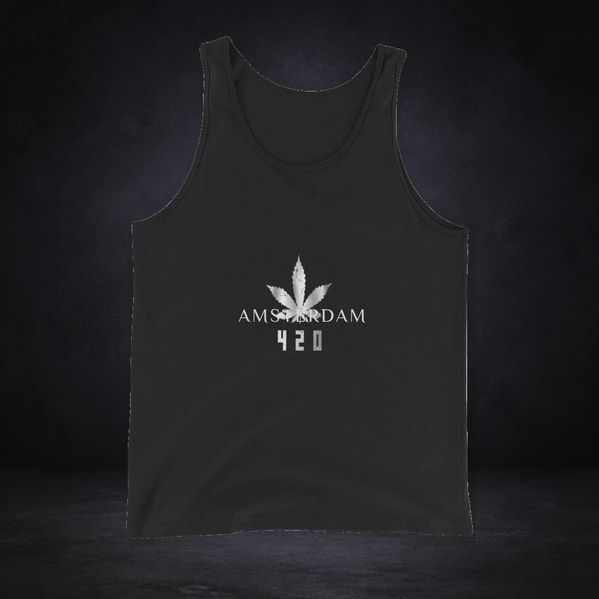 420 Amsterdam Tank-Top von NiZED, Vorderansicht mit Designprint vor dunklem Betonhintergrund