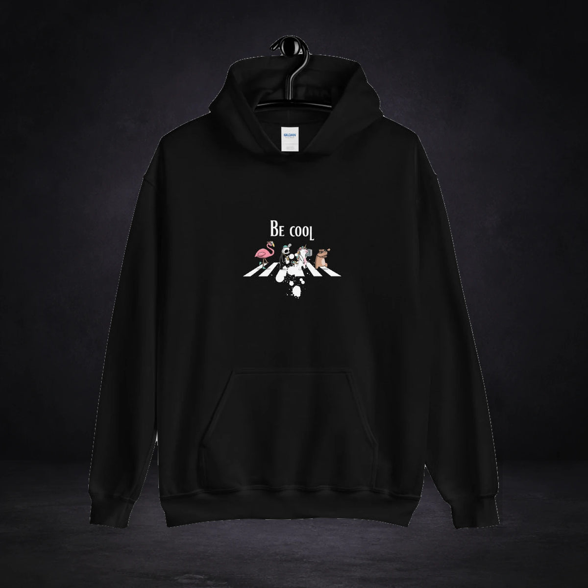 Cool Graphic Hoodie von NiZED, Vorderansicht mit Designprint vor dunklem Betonhintergrund