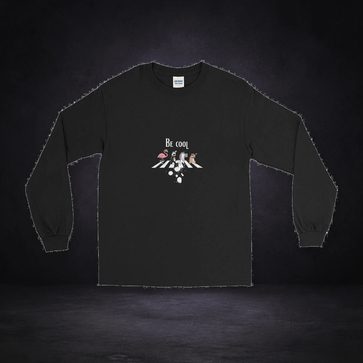 Cool Graphic Longsleeve von NiZED, Vorderansicht mit Designprint vor dunklem Betonhintergrund