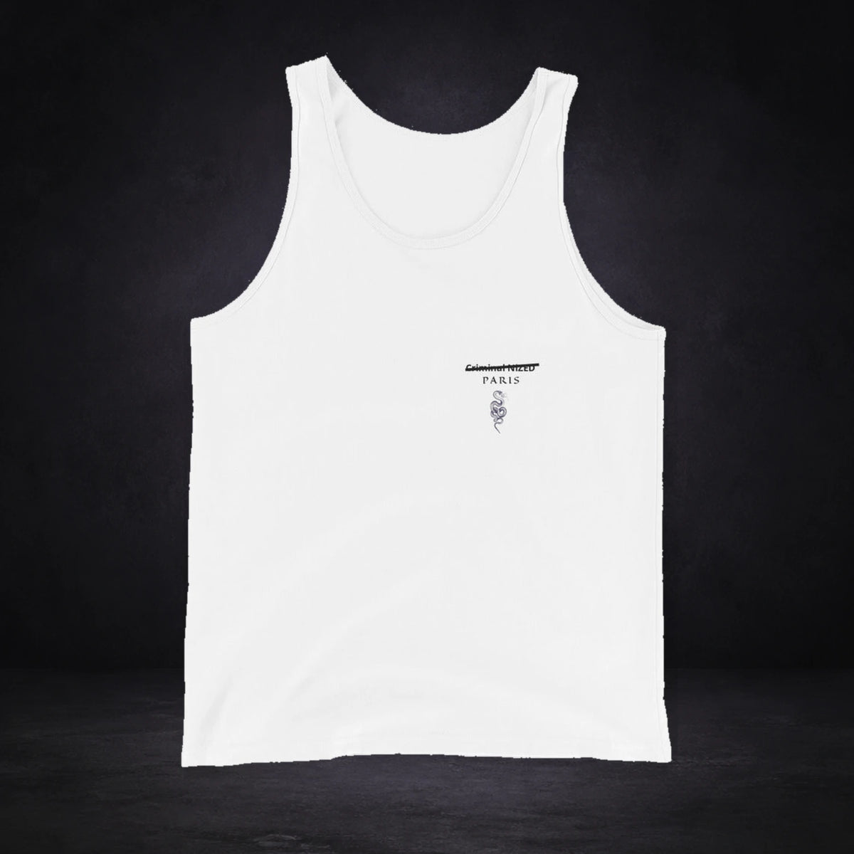 Paris Tank Top von NiZED, Vorderansicht mit Designprint vor dunklem Betonhintergrund