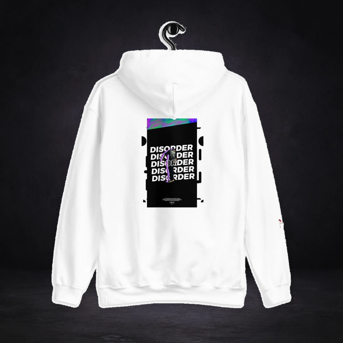 Disorder Graphic Hoodie von NiZED in Weiß, Rückansicht mit Designprint vor dunklem Betonhintergrund