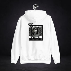 Drip Graphic Hoodie von NiZED in Weiß, Rückansicht mit Designprint vor dunklem Betonhintergrund